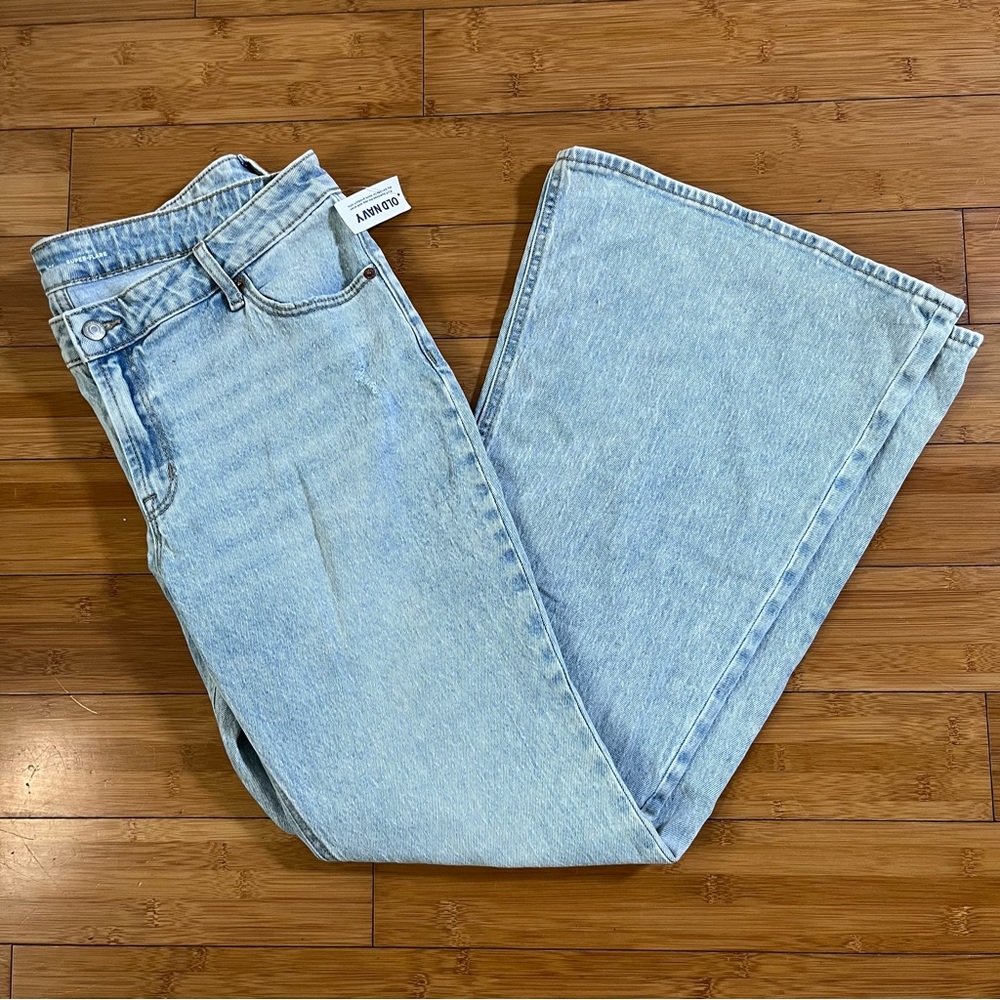 Old Navy Mid Rise Super Flare Light Wash Blue Jeans 70s Inspired NWT - Picture 5 of 11